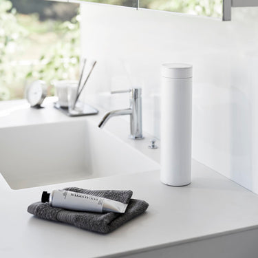 원통형 뚜껑 포함 티슈 케이스 타워